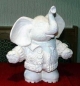 Preview: Elefant mit Strickjacke – 28,5 cm hoch – Schrühware
