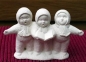 Preview: Schneebaby-Chor – 9 x 13 cm - Schrühware