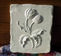 Preview: Wandkachel mit Tulpe – 23 x 15 cm – Schrühware