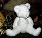 Preview: Teddy mit T-Shirt - sitzend – 22,5 cm hoch  - Schrühware