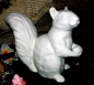 Preview: Eichhörnchen – sitzend – 25 x 23 cm – Schrühware