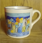 Preview: Keramik-Tasse  - Becher mit Wunschname – Rundum-Motiv: Skyline