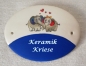 Preview: Keramik-Türschild – Verliebte Elefanten – 11,5 x 8,6 cm – Schriftfeld blau – Handarbeit – Unikat