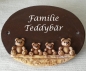 Preview: Keramik-Türschild – Teddyfamilie – 4 Teddys – 19,5 x 14,6 cm – Schriftfeld dunkelbraun – Handarbeit – Unikat