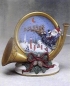 Preview: Horn zum Beleuchten – Santa mit Rentier-Schlitten – 18 cm hoch – Schrühware