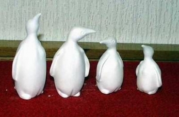 Pinguine im 4er-Set – 7 bis 12 cm hoch – Schrühware