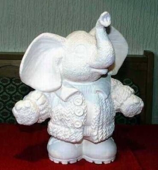 Elefant mit Strickjacke – 28,5 cm hoch – Schrühware