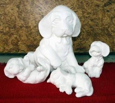 Hundemutter mit Welpen – Schrühware