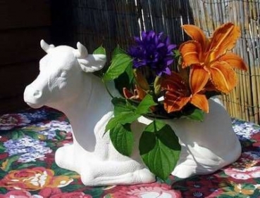 Pflanzgefäß – große liegende Kuh – 38 x 20 cm  – Schrühware