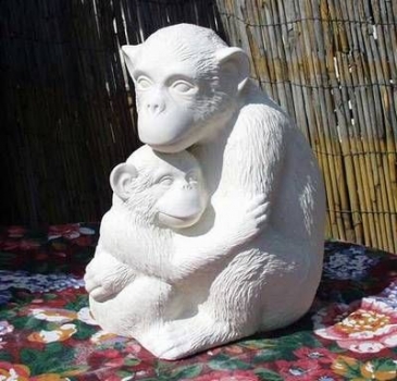 Affe mit Jungem - groß - Schrühware
