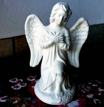 Krippen-Engel - kniend - 22 cm hoch - Schrühware