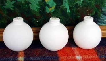 Christbaum-Kugeln im 3er-Set – je 9 cm – Schrühware