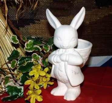 Hase mit Korb - 22 cm hoch - Schrühware