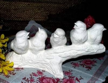 5 Vögel auf Ast – 27 cm lang - Schrühware