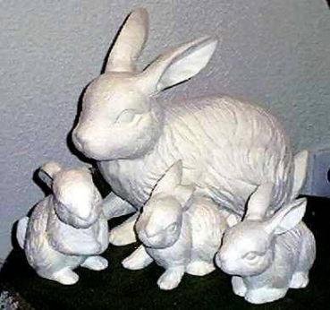 Natürliche Häsin mit 3 Kindern im 4er-Set - bis 30 cm lang - Schrühware