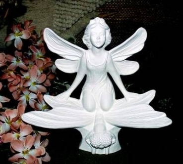 Elfe auf Libelle – 23 cm hoch – Schrühware