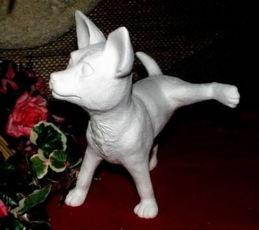 Mittlerer pinkelnder Hund – Schrühware