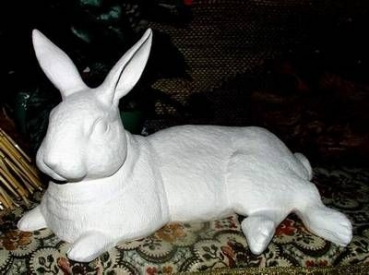 Großer liegender Hase - 35 cm lang - Schrühware