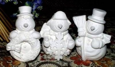 Snowpeople 1 – Set (3 verschiedene) - 8 cm hoch - Schrühware