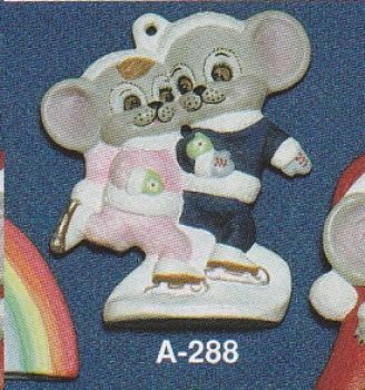 ALBERTAS–Gießform – gebraucht – Mäuse auf Schlittschuhen – Ornament – Hänger – 9,2 cm – Design auf Vorder-​ und Rückseite – Neuwert 13 EUR – oft gegossen