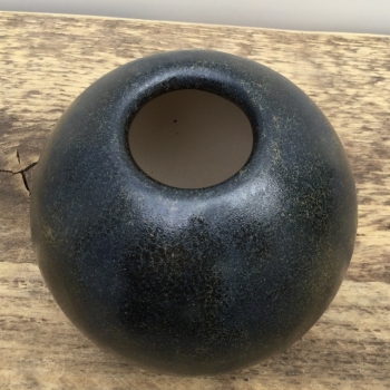 Salamander – seidenglänzend – 800 ml – Steinzeug-Glasur von BOTZ - Brennbereich 1.220 bis 1.280 °C