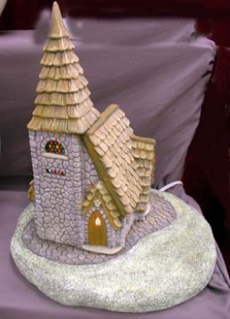 Church - Kirche – 26,5 cm hoch – mit Basis 25 cm Ø -  ausgeschnitten zum Beleuchten – Schrühware - Sonderangebot