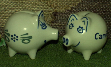 Sparschwein mit Stopfen – Ammerland - 10 x 8,5 x 8,5 cm – fester Name: Lena