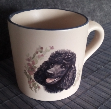 Keramik-Tasse  - Becher mit Wunschtext – Motiv: 1 x Hund / Pudel / Black Poodle