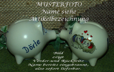 Sparschwein mit Stopfen – 10 x 8,5 x 8,5 cm – Motiv: Verliebte Elefanten – fester Name: Henning