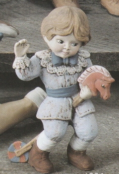Junge mit Steckenpferd – klein - 17,5 cm hoch – Schrühware