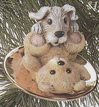 Ornament – Teddy & Hund auf Teller – 8 cm hoch – Schrühware