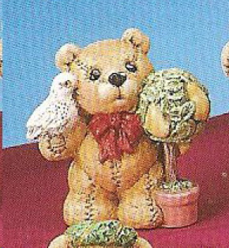 Weihnachtsbär – mit Taube und Baum – Tag 1 -  (ohne Basis) – ca. 10 cm hoch – Schrühware