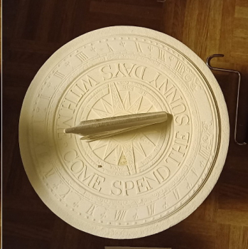 Preview: Sonnenuhr auf Säule – 39 cm hoch  – 26 cm Ø – Schrühware – Einzelstück – Sonderangebot