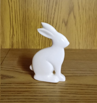 Preview: Hase aus Porzellan – 7 x 2 x 10 cm – weiß glasiert  – Handarbeit – 2. Wahl Preview: Hase aus Porzellan – 7 x 2 x 10 cm – weiß glasiert  – Handarbeit – 2. Wahl