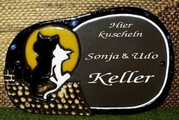 Keramik-Türschild – Katzenpaar mit Mond – 21,5 x 14 cm – Schriftfeld dunkelbraun – Handarbeit
