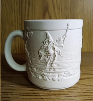 Mystik-Tasse – Becher mit Zauberer-Motiv – 9 cm hoch – 8 cm Ø  – Schrühware