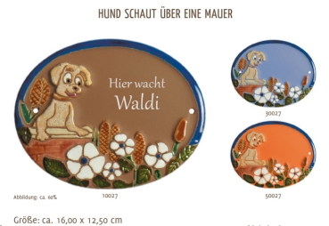 Keramik-Türschild – Lasergravur – 16 x 12,5 cm – Farb- und Schriftauswahl – Hund schaut über Mauer