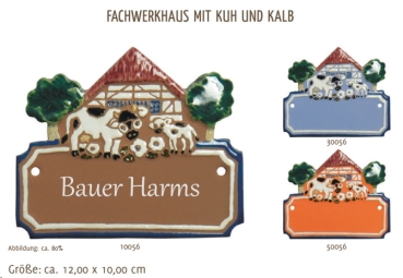 Keramik-Türschild – Lasergravur – 12 x 10 cm – Farb- und Schriftauswahl – Fachwerkhaus mit Kuh und Kalb