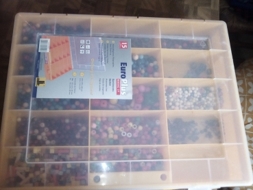 Perlen-Mix – 550 g in Sortierbox Beschreibung beachten!
