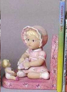 Buchstützen mit Kleinkind Mädchen im 2er-Set – 15 und 16 cm – Schrühware