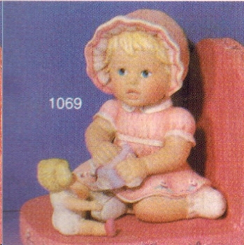 SCIOTO-Gießform - gebraucht – Mädchen mit Puppe – 16 cm hoch – auch für Buchstütze S-1014 - Neuwert 86 € - Abplatzung außen, aber sehr gute Form