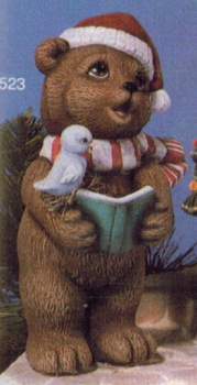 Caroling Bear with Book (ohne Vogel) – 22 cm hoch – Schrühware