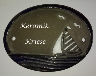 Keramik-Türschild – Segelschiff und Möwen – 9,5 x 7 cm – braun – Handarbeit
