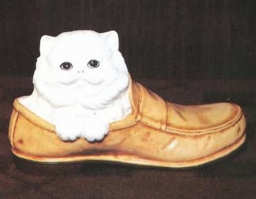 Katze im Schuh – 17 cm lang - Schrühware