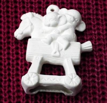 ALBERTAS–Gießform – neu – Maus auf Schaukelpferd - Ornament – Hänger – 9,2 cm – Design auf Vorder-​ und Rückseite