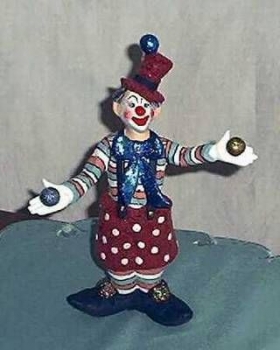 Jonglierender Clown mit Bällen – 23,7 cm hoch – Schrühware