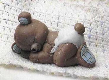 Kleiner schlafender Teddy – KIMPLE – Schrühware