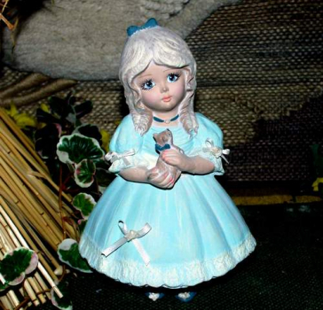 Mädchen mit Katze – klein – 21 cm hoch - Schrühware
