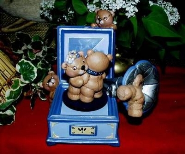 Spieluhr - Grammophon mit Teddies - 18 cm hoch - Schrühware