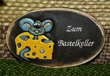Keramik-Türschild – Maus mit Käse – 5 x 8,2 cm – Schriftfeld braun – Handarbeit